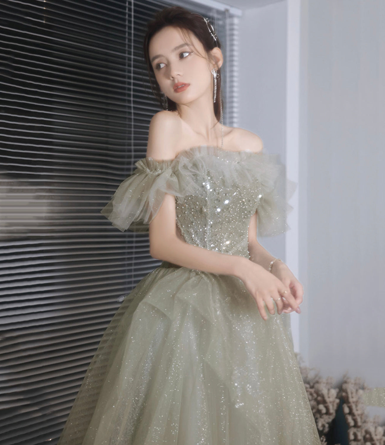 Green tulle sequins long prom dress A line evening dress HZ1023